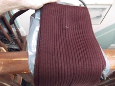 1 X DEBENHAMS, MENS UNISEX BURGUNDY SCARF NEW UNUSED GIFT. BARGAIN LOW START.