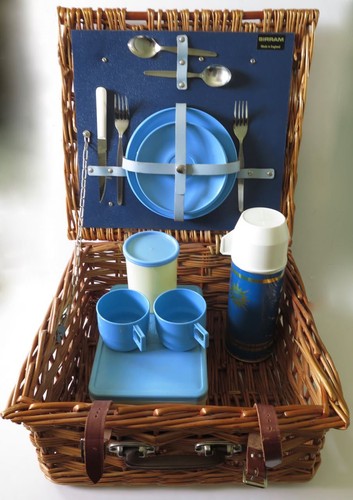 Vintage sirram picnic outfit - sirram,