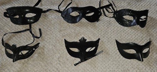 Lot black plastic - of,