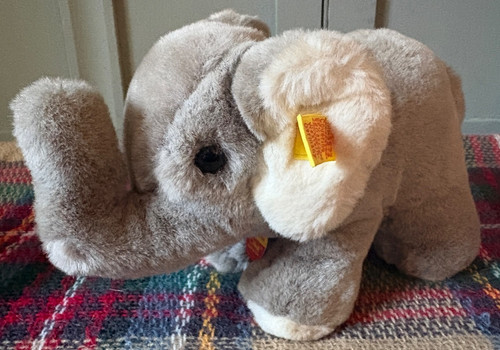Steiff cosy jumbo elephant - "cosy,
