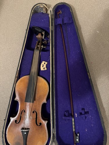 Violin labelled antonius - violin, &