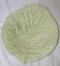 VINTAGE CERAMIC LETTUCE/ CABBAGE LEAF BOWL (8.5 ins x 8ins)