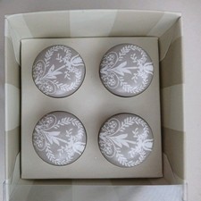 LAURA ASHLEY Set of 4 Josette Dove Grey Drawer Pulls Ceramic New Boxed