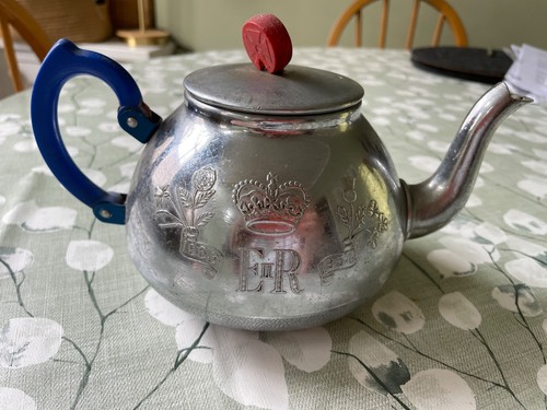 Vintage metal coronation - , 1953