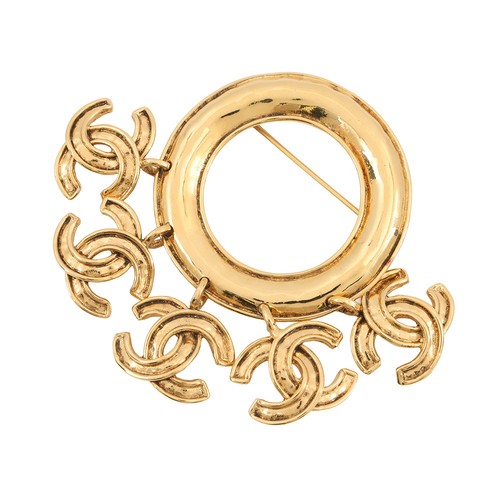 Chanel piece logo - cc, brooch