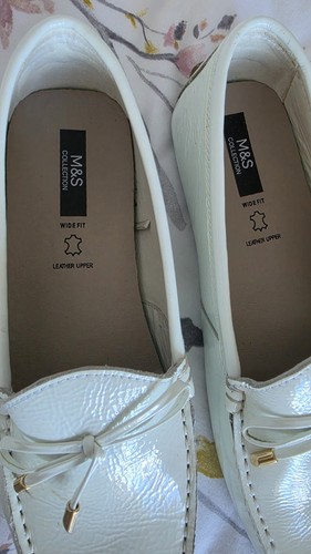 Ladies leather moccasin style