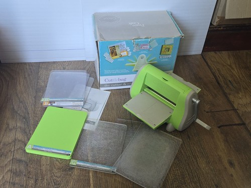 Cuttlebug manual die cutting - cuttlebug,