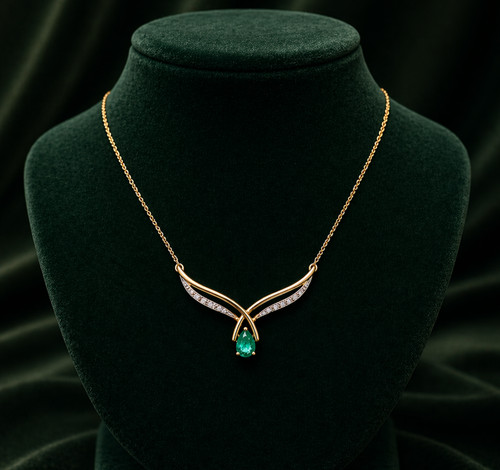 Natural emerald teardrop - emerald,