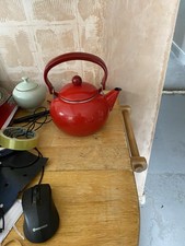 Small Red Kettle with Lid