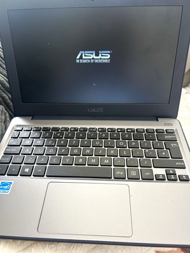 Asus 6in laptop - 11.6in,