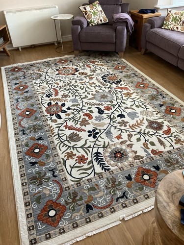 Dunelm traditional ivory rug - traditional,