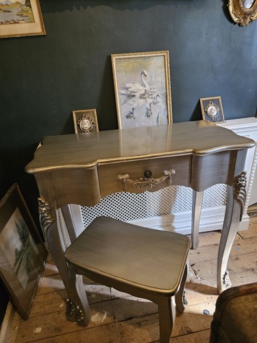 Silver dressing table and - dressing,