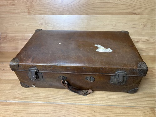 Vintage brown leather suitcase - brown,