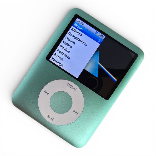 Ipod nano 3rd generation 8gb - ipod,