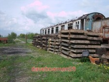 PHOTO  DISUSED RAILWAY CARRIAGE SOUTH MEADOW LANE A DISUSED RAILWAY CARRIAGE STO