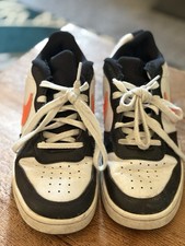 Nike Boys Junior Size 5 UK
