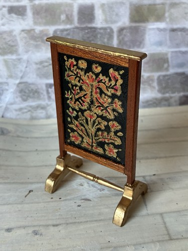 Dolls house scale - dolls, 1/12