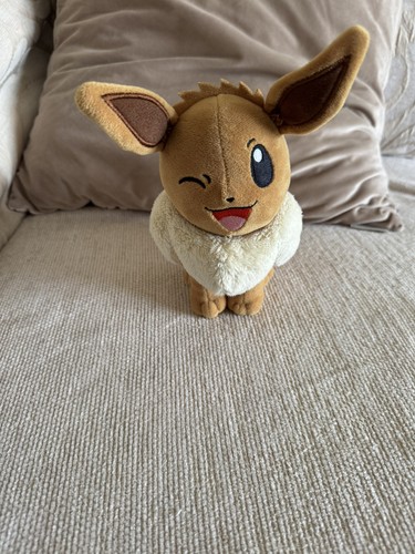 Pokémon winking eevee - winking,