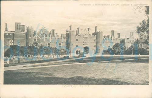 Hampton court palace - court, s