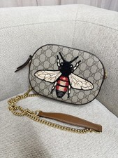 Gucci GG Supreme Bee Crossbody