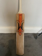 Refurbished Woodworm Cricket Bat Size 6 English Willow