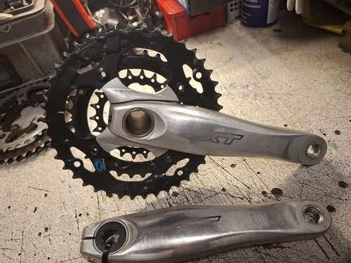 Shimano crankset 175mm 9sp - xt,