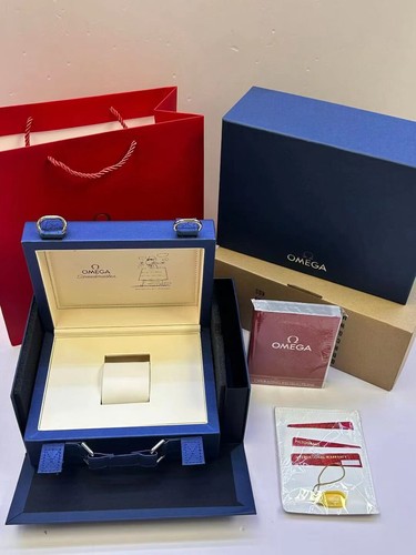 Snoopy watch box for - snoopy,
