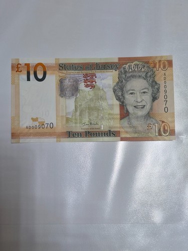 Ten pound note states of - ten,
