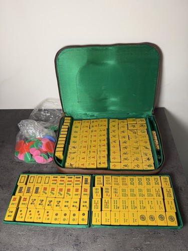 Vintage bakelite mahjong - bakelite, tiles