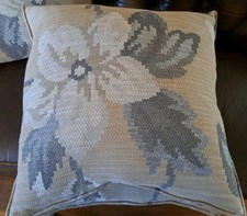 3 Cushion Covers Floral  Large