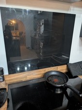 Wren Kitchen Nero Glass