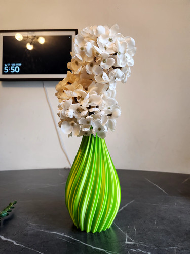 Twist bloom vase 3d - bloom,