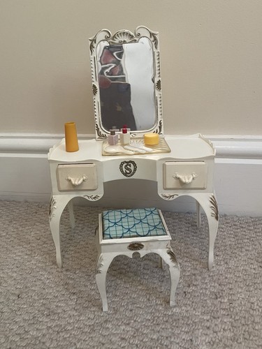 Vintage sindy doll dressing - sindy,