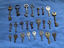 JOB LOT OF 24 x  OLD USED KEYS