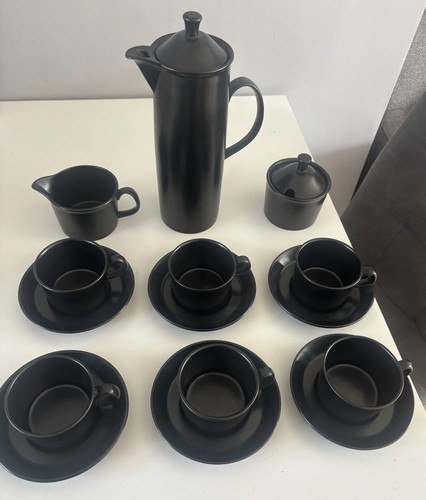 Wedgwood black basalt - black,