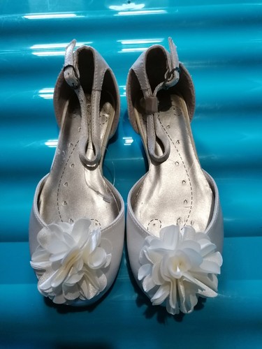 Young girls ivory shoes - ivory, size