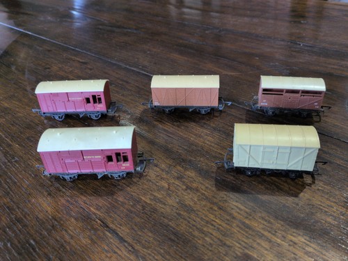 Triang gauge wagons - triang,