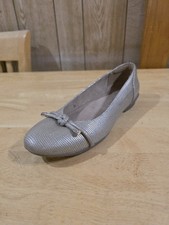 Womens CLARKS Unstructured Neenah Poppy Gold Leather Ballet Pumps Shoes - UK 5.5