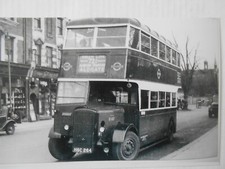 LONDON TRANSPORT BUS - D 137