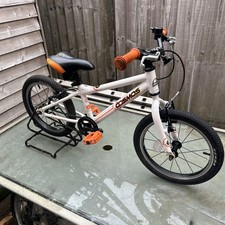 Carrera Cosmos 16  , Childs