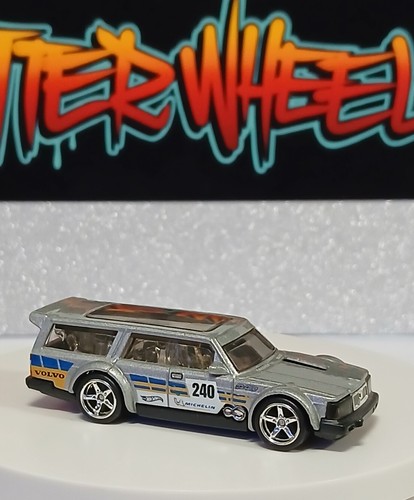 Hot wheels volvo 240 - hot,