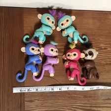 Wowee Fingerling Bundle X6