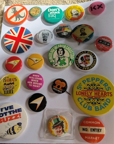 122 vintage button pins - 122,