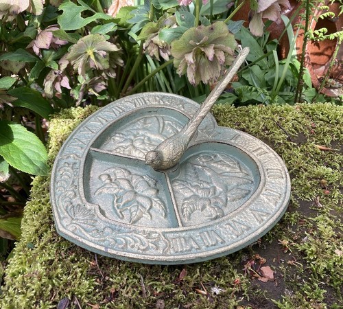 Metal cast iron garden bird - iron,