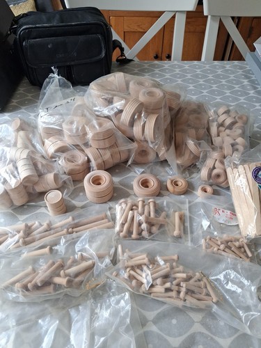 Joblot wooden model truck - model,