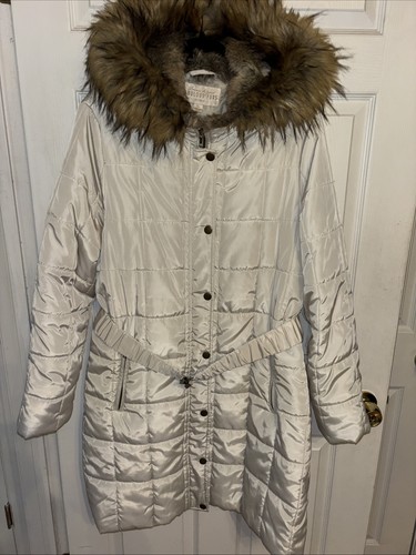 Donna salyers fabulous furs - salyers’,