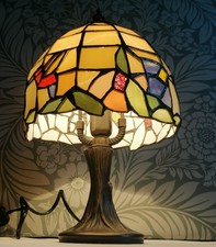 Vintage Tiffany Style Stained Glass Effect Table Lamp - Humming Bird Design