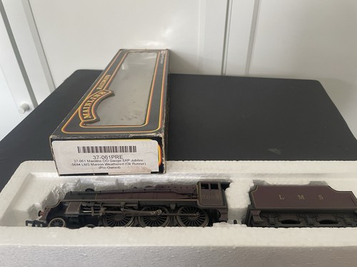 Mainline 37061 loco tender - &,