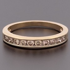 9ct yellow gold diamond - 9ct,