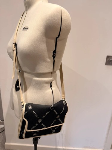 Marni black cream logo - black,